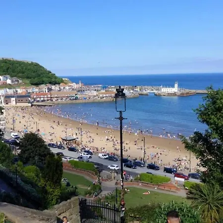 200 Year Old Large Townhouse With Sea Views Villa Scarborough Exterior photo